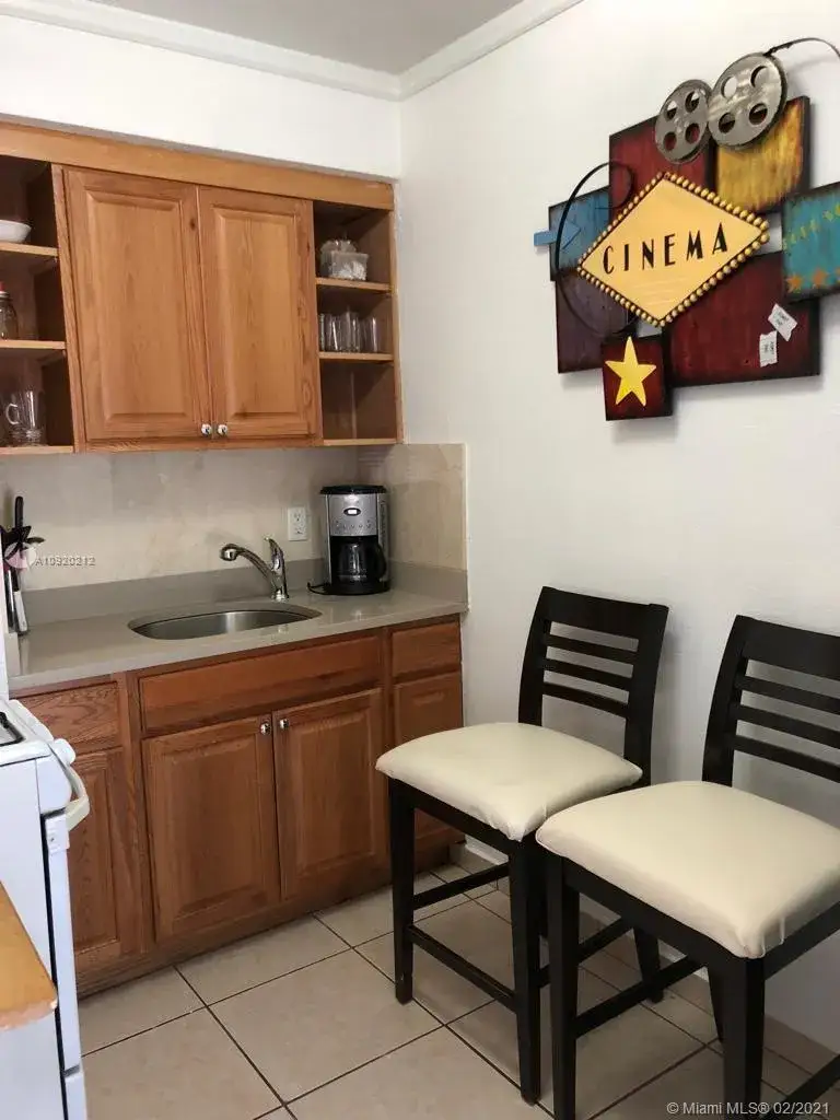1 bedroom 1 bath Residential Lease for rent at 7445 Harding Ave # 112, Miami Beach FL 33141