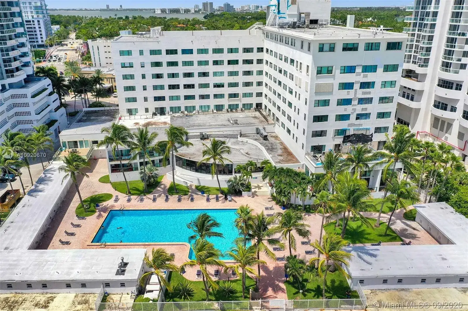 1 bedroom 1 bath Residential for sale at 6345 Collins Ave # 818, Miami Beach FL 33141