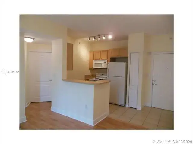 1 bedroom 1 bath Residential for sale at 6001 SW 70th St # 538, South Miami FL 33143