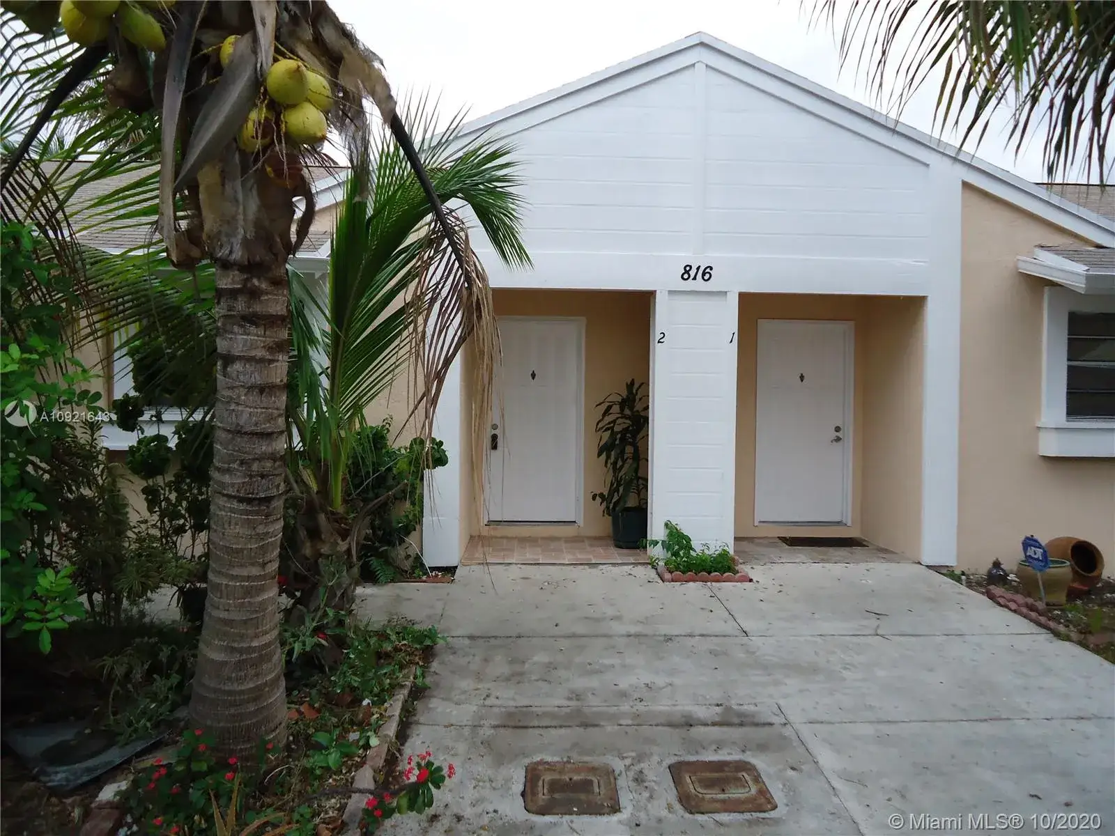 2 bedroom 2 bath Residential for sale at 816 NE 214th Ln # 2, Miami FL 33179