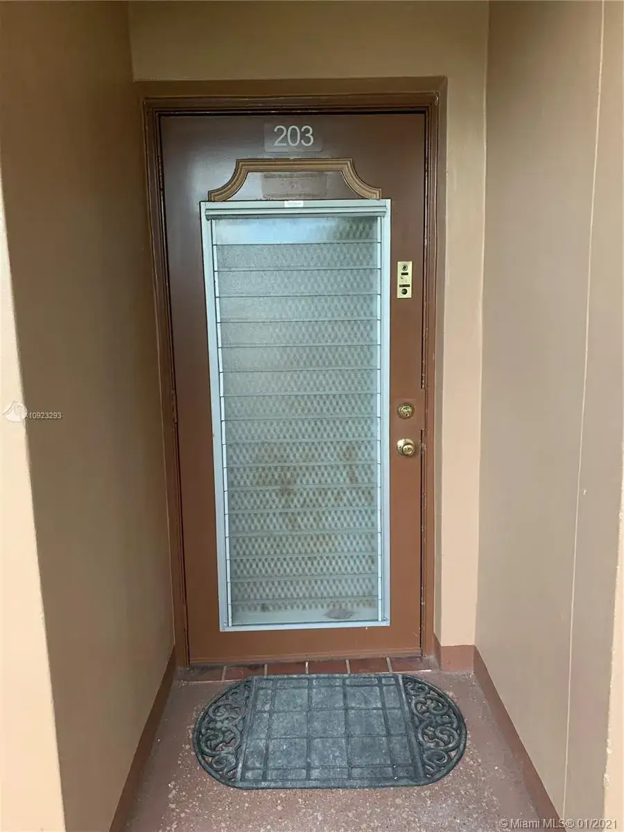 2 bedroom 2 bath Residential for sale at 9681 Sunrise Lakes Blvd # 203, Sunrise FL 33322