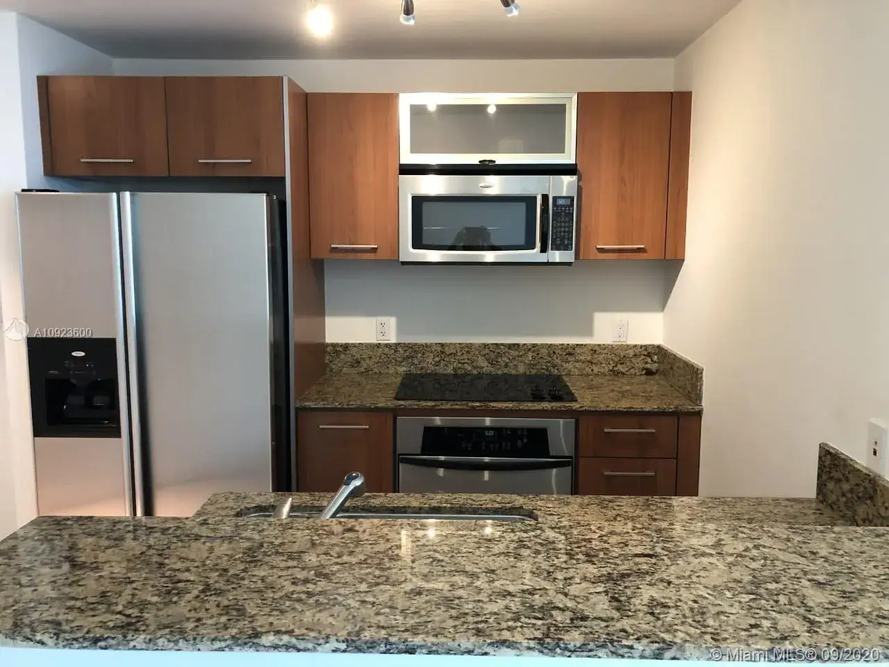 1 bedroom 1 bath Residential for sale at 9066 SW 73rd Ct # 804, Pinecrest FL 33156