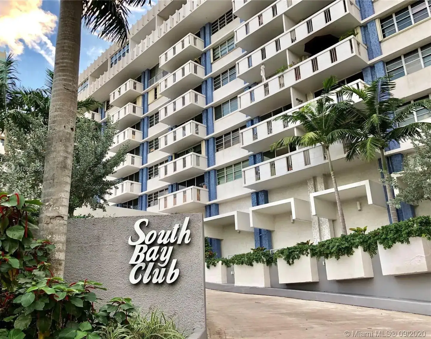 1 bath Residential for sale at 800 West Ave # 532, Miami Beach FL 33139