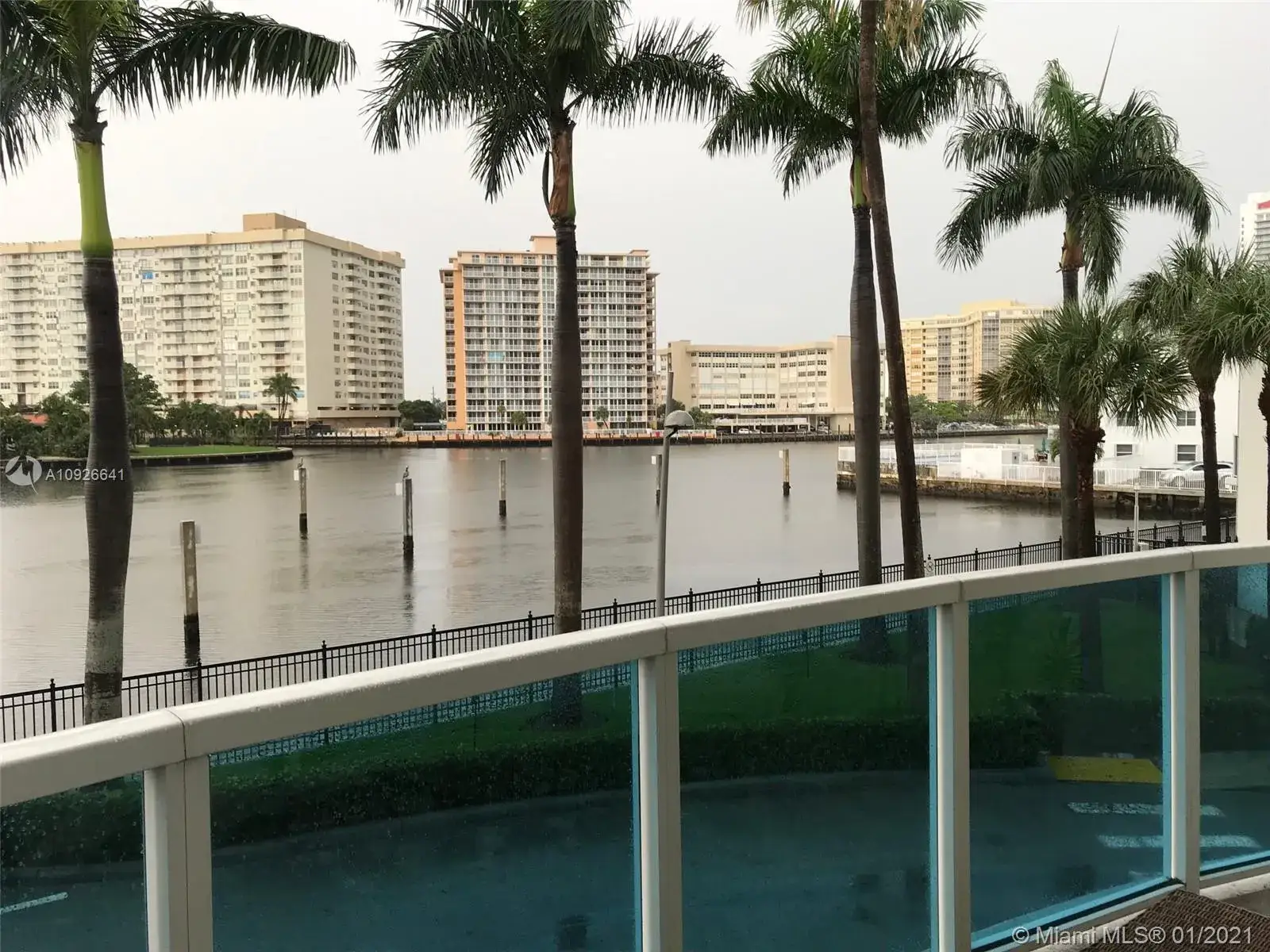 2 bedroom 2 bath Residential for sale at 1945 S Ocean Dr # M5, Hallandale Beach FL 33009