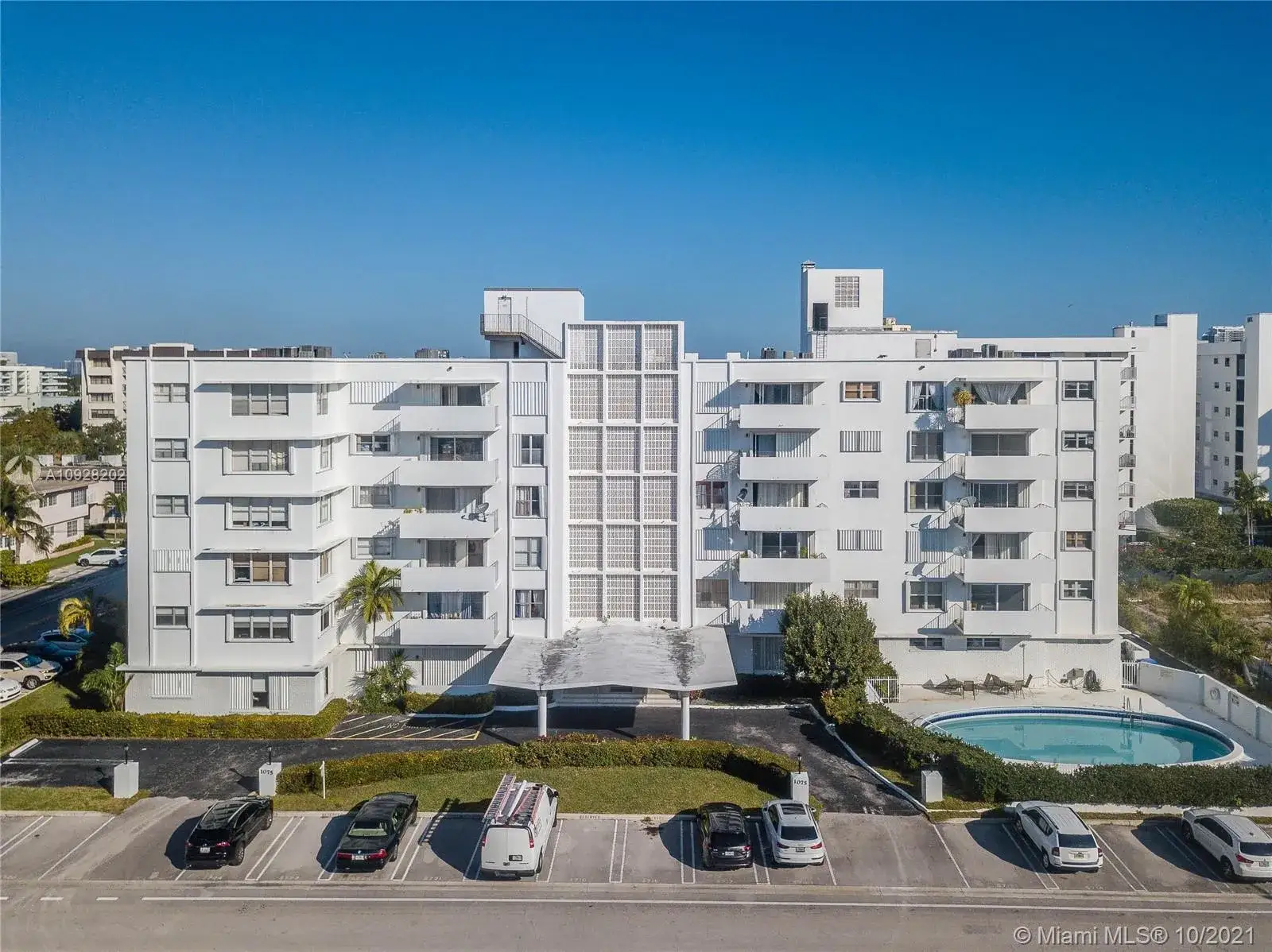1 bedroom 2 bath Residential for sale at 1075 92nd St # 504, Bay Harbor Islands FL 33154