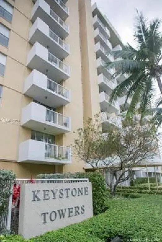 2 bedroom 2 bath Residential for sale at 2000 NE 135th St # 910, North Miami FL 33181