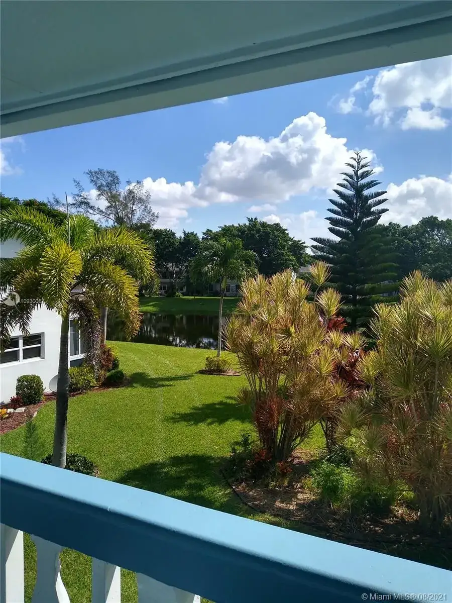 1 bedroom 1 bath Residential for sale at 35 Tilford B # 35, Deerfield Beach FL 33442