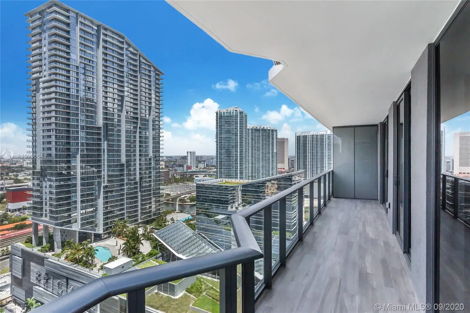 3 bedroom 4 bath Residential Lease for rent at 801 S Miami Ave # 2001, Miami FL 33130