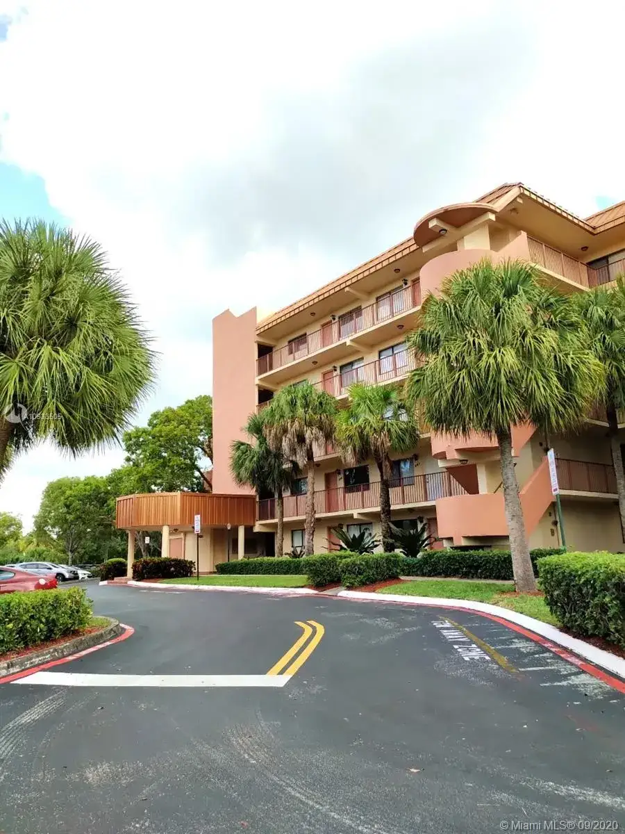 2 bedroom 2 bath Residential for sale at 7451 NW 16th St # 303, Plantation FL 33313
