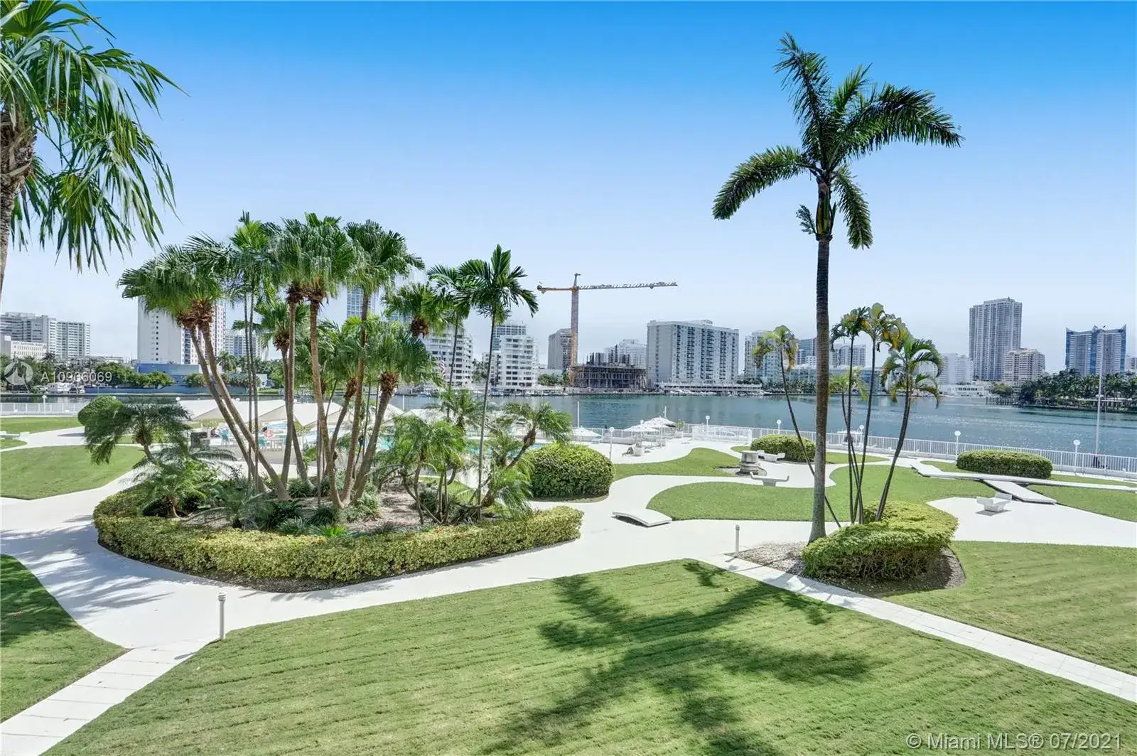 2 bedroom 2 bath Residential for sale at 900 Bay Dr # 122, Miami Beach FL 33141