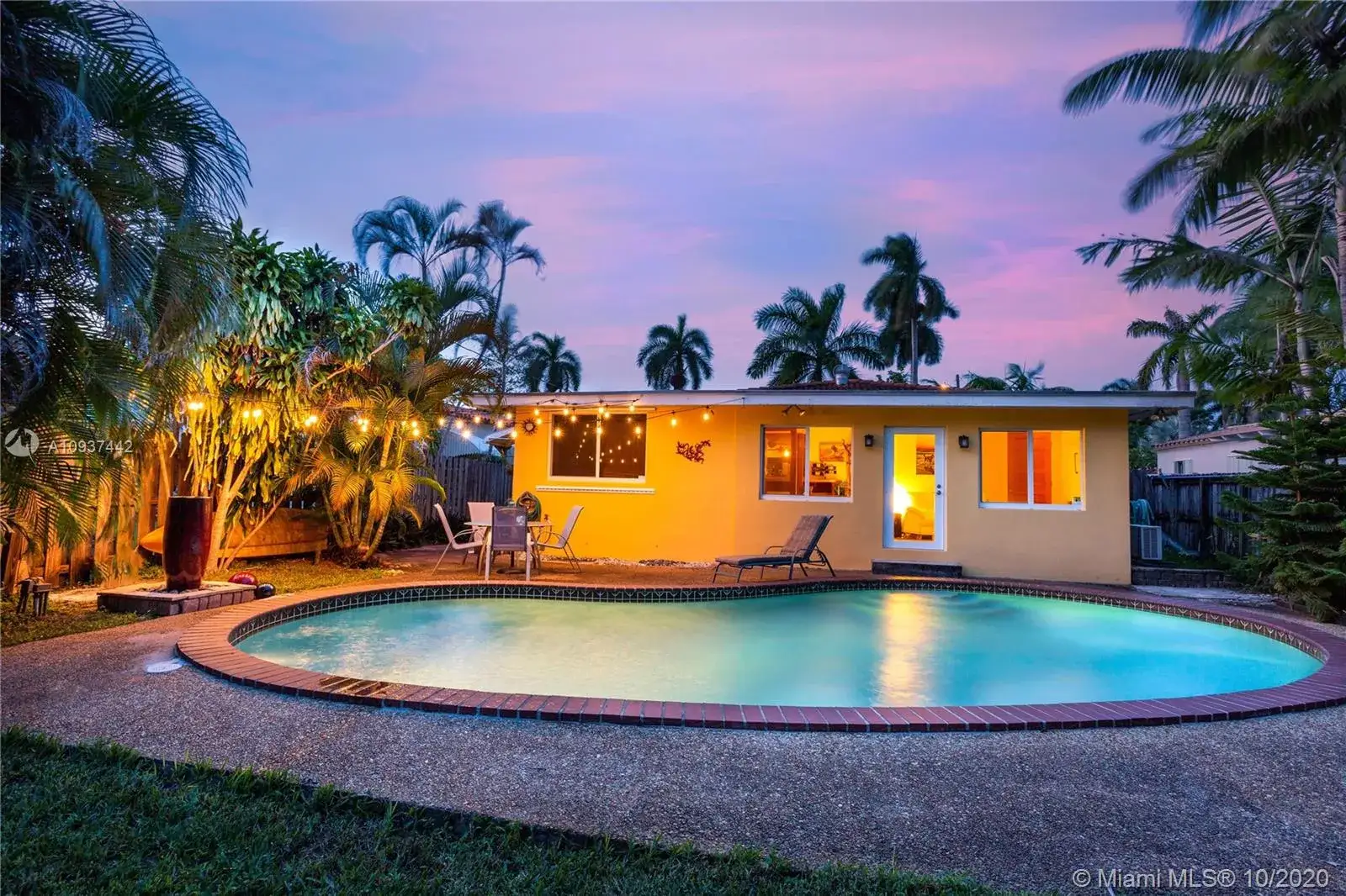 2 bedroom 2 bath Residential for sale at 1344 Adams St, Hollywood FL 33019