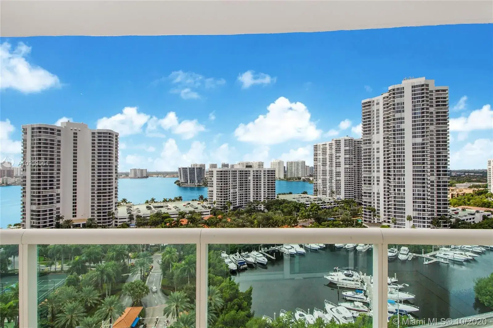 3 bedroom 3 bath Residential for sale at 19400 Turnberry Way # 1611, Aventura FL 33180