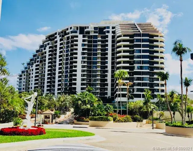 3 bedroom 3 bath Residential for sale at 520 Brickell Key Dr # A704, Miami FL 33131