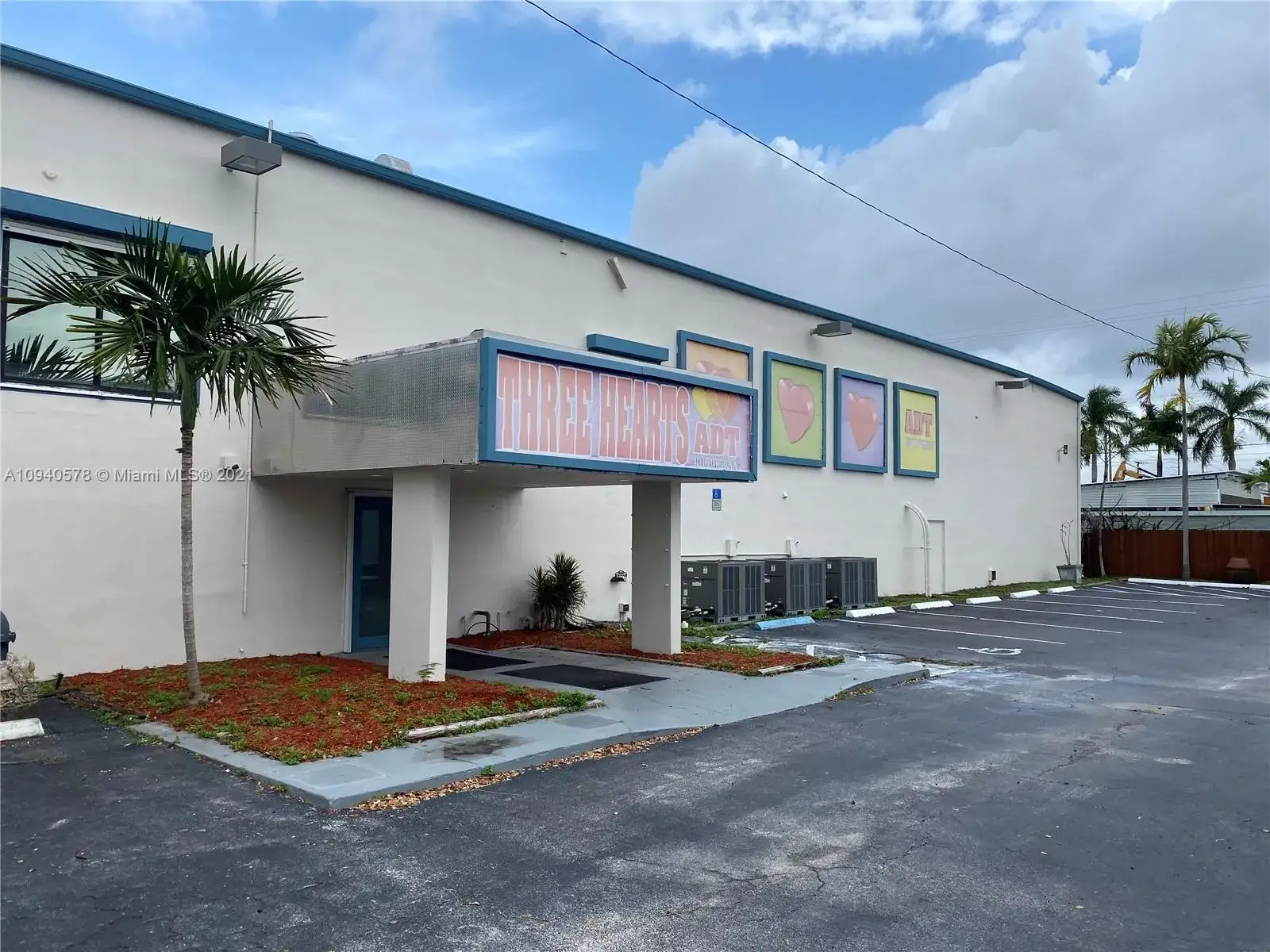 Commercial Sale for sale at 2055 Liberty St, Hollywood FL 33020