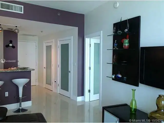 1 bedroom 1 bath Residential Lease for rent at 6515 Collins Ave # 910, Miami Beach FL 33141
