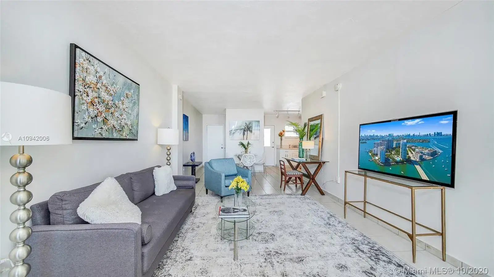 1 bedroom 1 bath Residential for sale at 1300 Lincoln Rd # D804, Miami Beach FL 33139