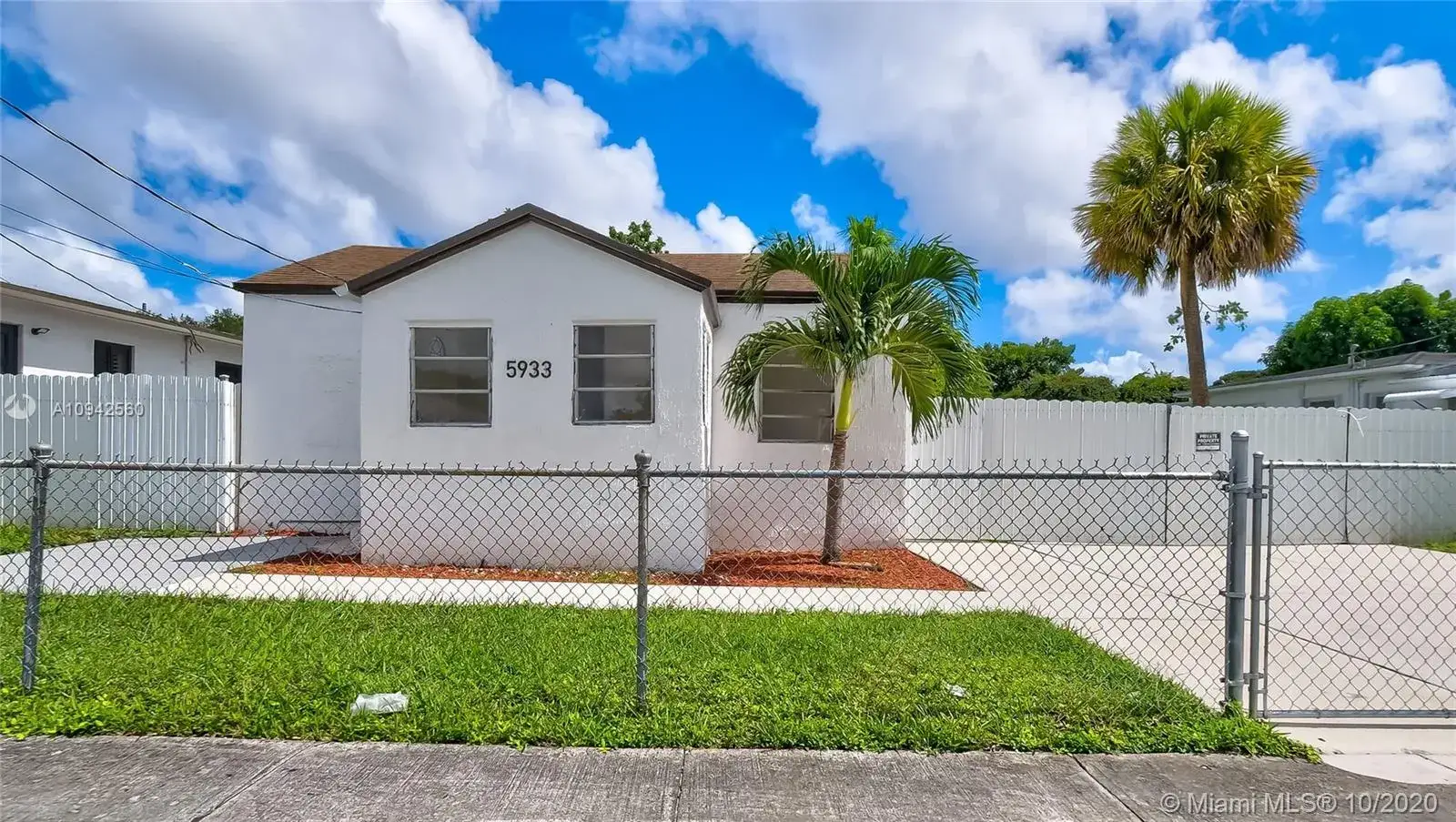 2 bedroom 2 bath Residential for sale at 5933 NW 21st Ave, Miami FL 33142