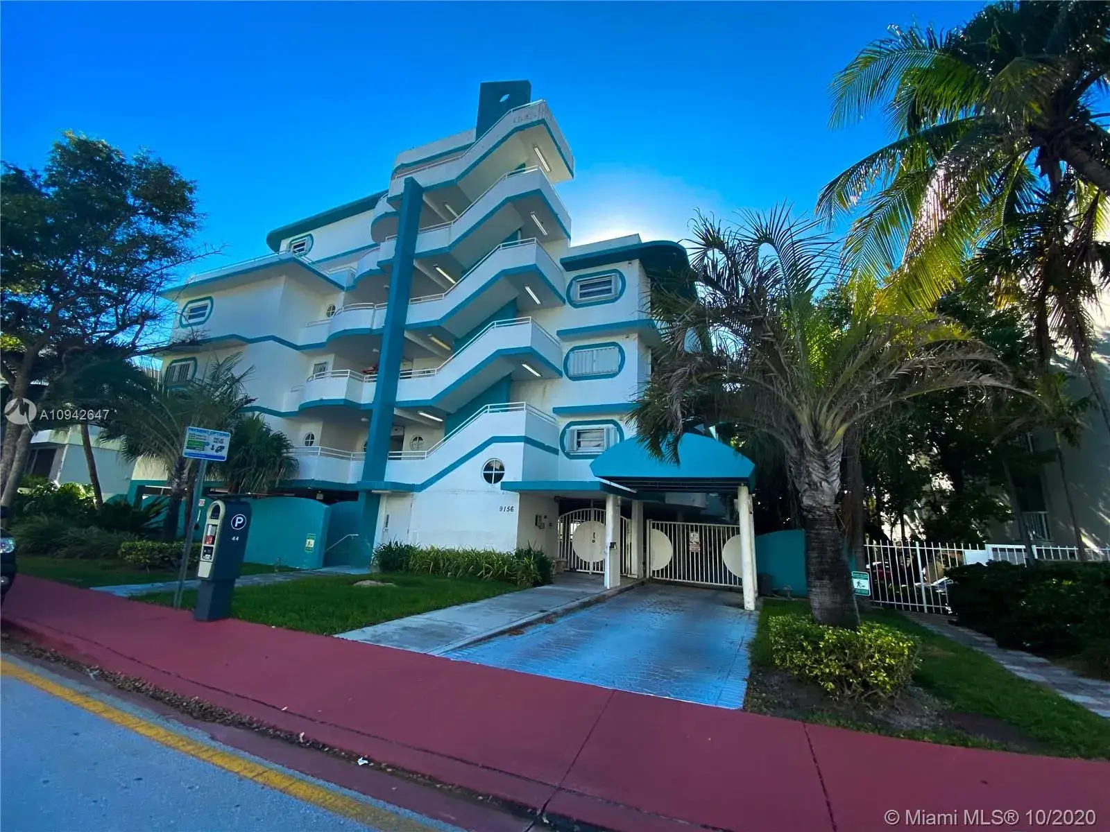1 bedroom 1 bath Residential Lease for rent at 9156 Collins Ave # 405, Surfside FL 33154