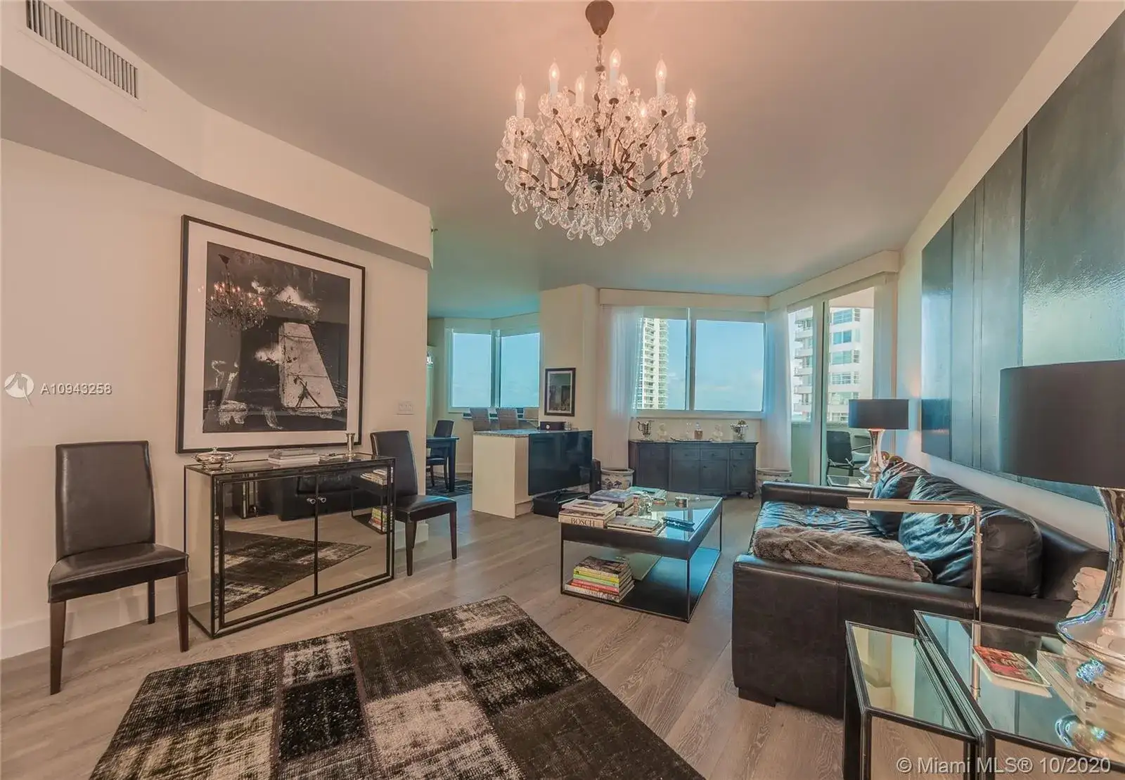 1 bedroom 1 bath Residential for sale at 300 S Pointe Dr # 809, Miami Beach FL 33139