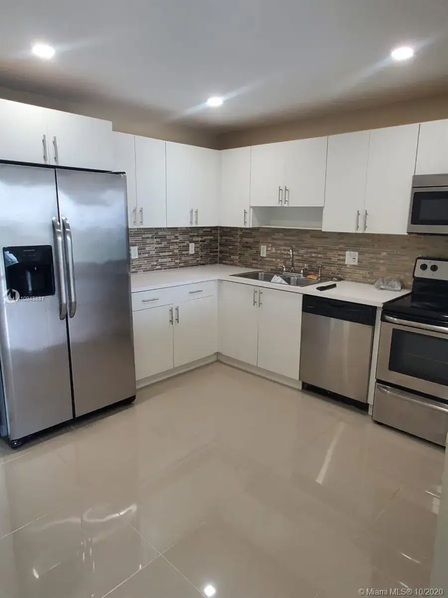 2 bedroom 2 bath Residential for sale at 13499 Biscayne Blvd # 805, North Miami FL 33181
