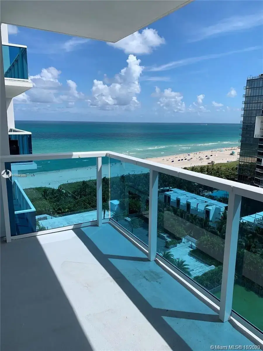 1 bedroom 1 bath Residential for sale at 2301 Collins Ave # 1502, Miami Beach FL 33139