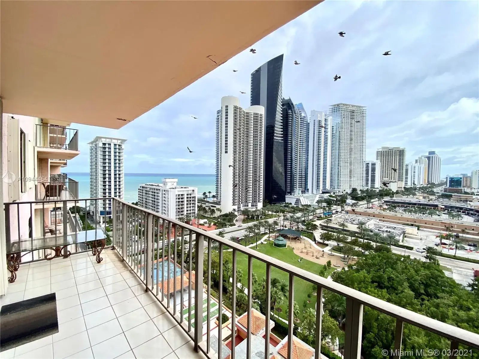 3 bedroom 2 bath Residential for sale at 210 174th St # 1905, Sunny Isles Beach FL 33160