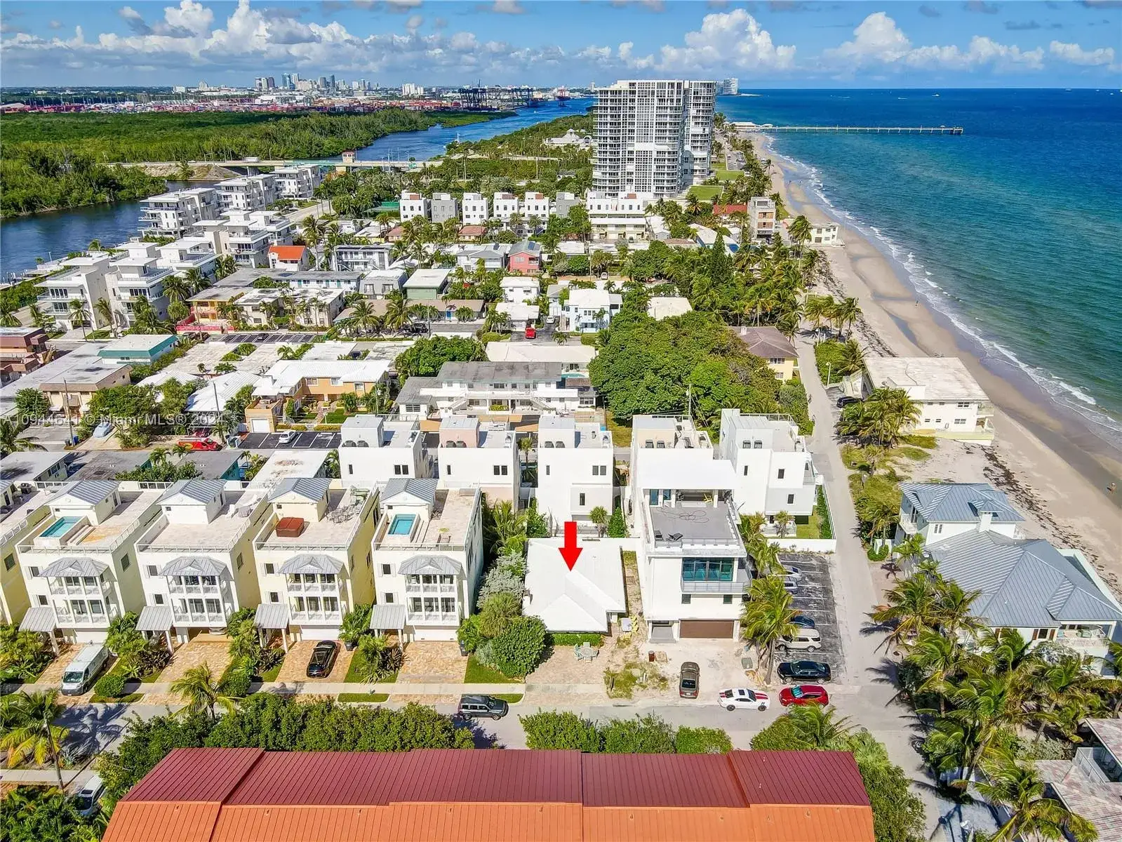 2 bedroom 2 bath Residential Lease for rent at 309 Oak St, Hollywood FL 33019