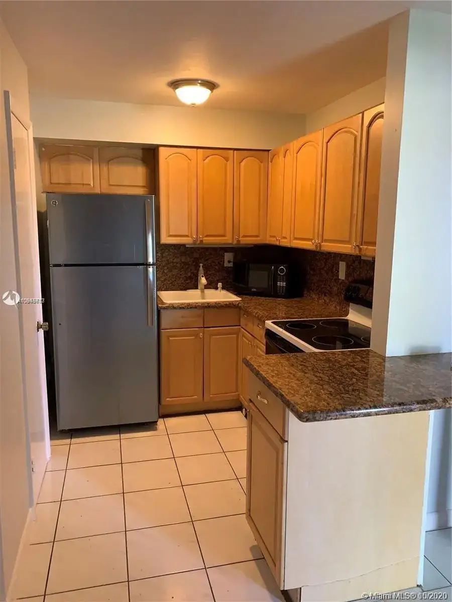 1 bedroom 1 bath Residential for sale at 8701 SW 141st St # A3, Palmetto Bay FL 33176
