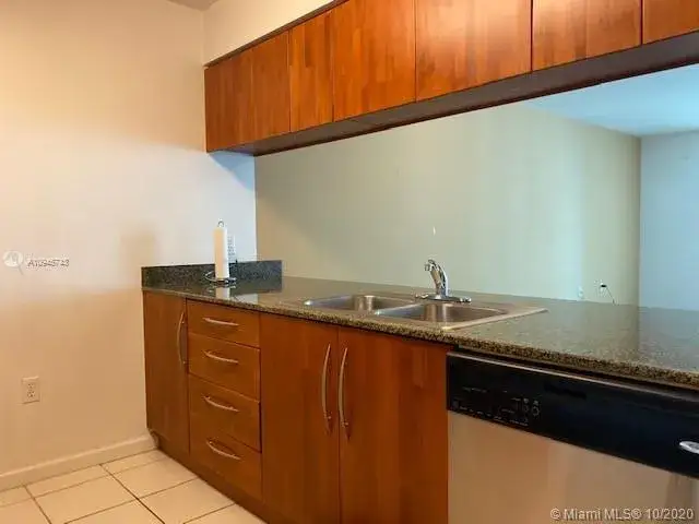 1 bedroom 1 bath Residential for sale at 1200 Brickell Bay Dr # 2514, Miami FL 33131