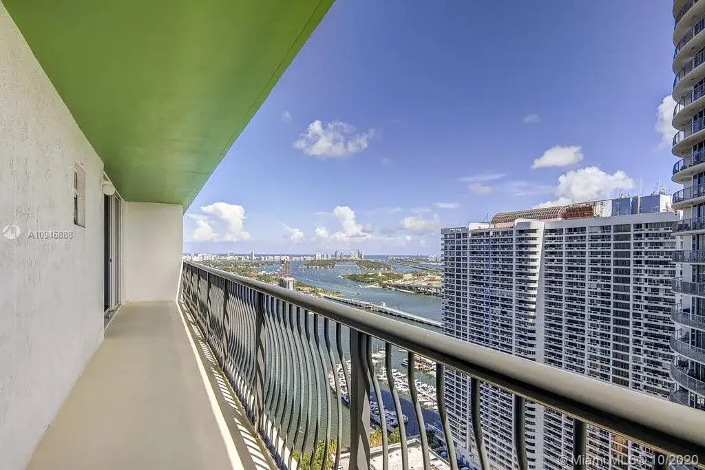 1 bedroom 1 bath Residential Lease for rent at 1756 N Bayshore Dr # 33E, Miami FL 33132