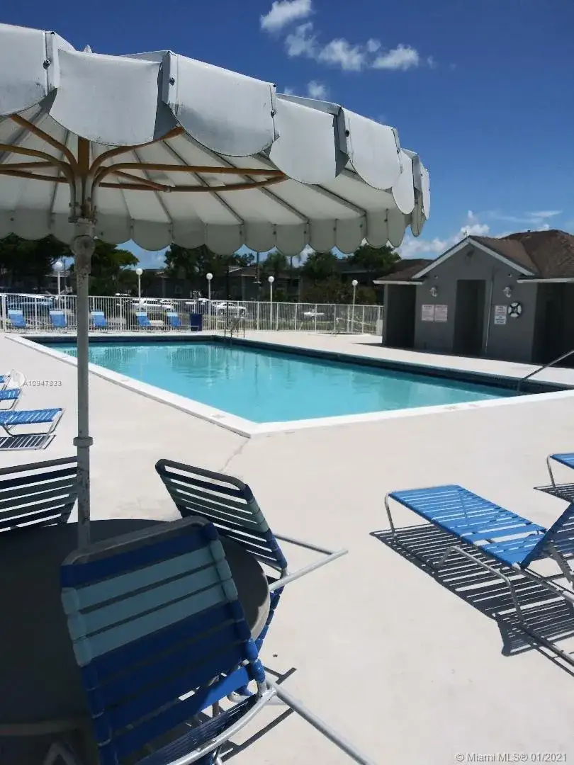 2 bedroom 2 bath Residential for sale at 430 NE 210th Cir Ter # 3, Miami FL 33179