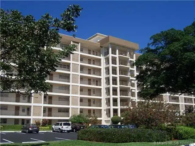 3 bedroom 2 bath Residential Lease for rent at 3080 N Course Dr # 710, Pompano Beach FL 33069