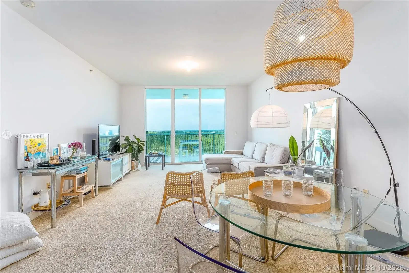 3 bedroom 3 bath Residential for sale at 14951 Royal Oaks Ln # 1406, North Miami FL 33181