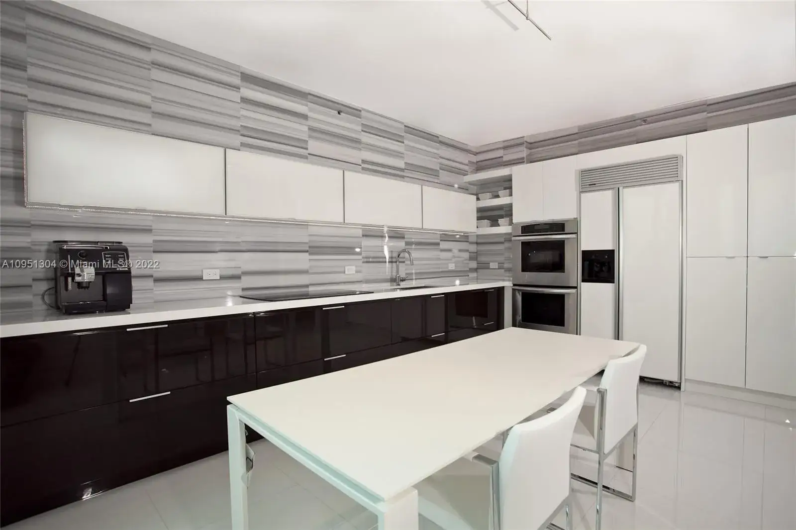 1 bedroom 1 bath Residential for sale at 300 S Pointe Dr # 806, Miami Beach FL 33139