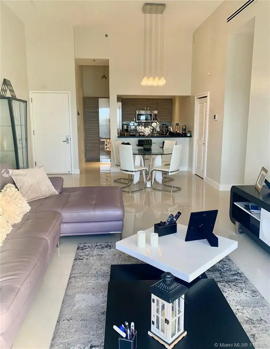3 bedroom 2 bath Residential for sale at 1200 Brickell Bay Dr # 1402, Miami FL 33131