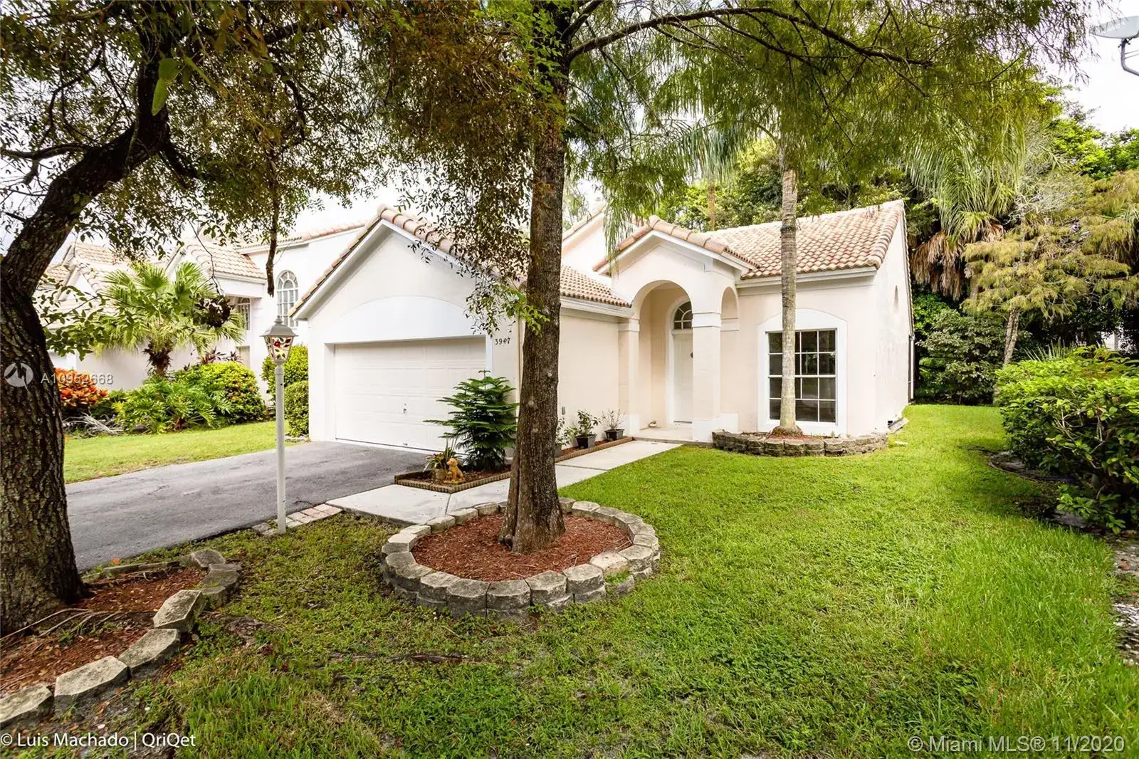 3 bedroom 2 bath Residential for sale at 3947 Jasmine Ln, Coral Springs FL 33065