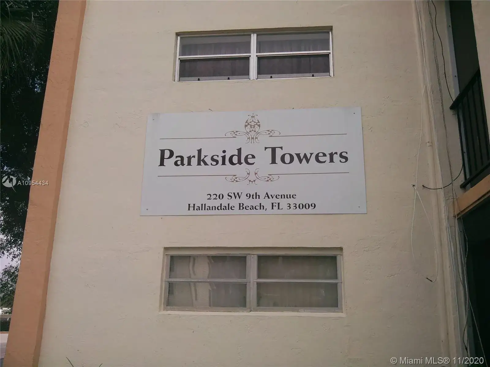 1 bedroom 1 bath Residential Lease for rent at 220 SW 9th Ave # 317, Hallandale Beach FL 33009