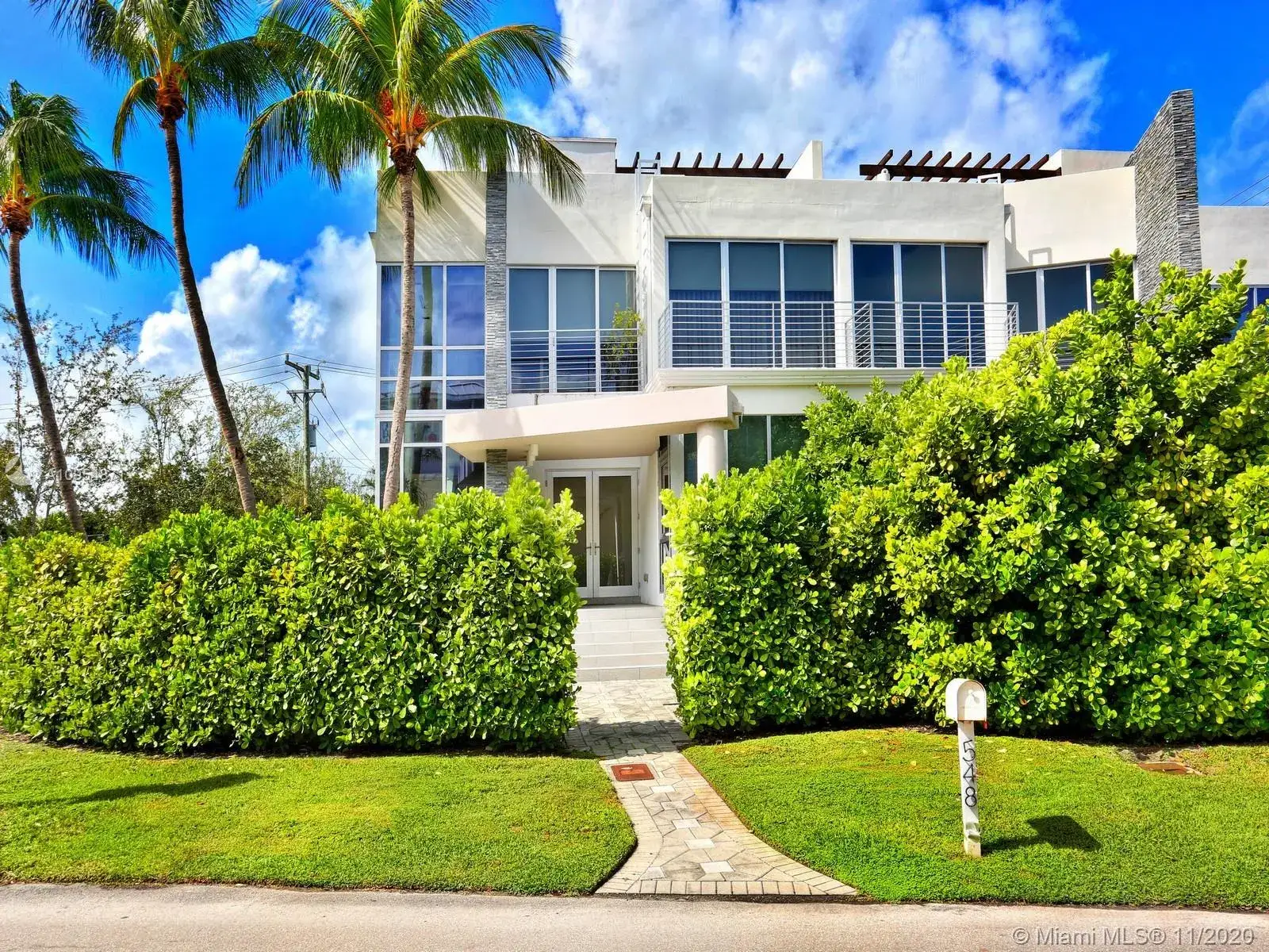 4 bedroom 3 bath Residential Lease for rent at 548 Fernwood Rd # 548, Key Biscayne FL 33149