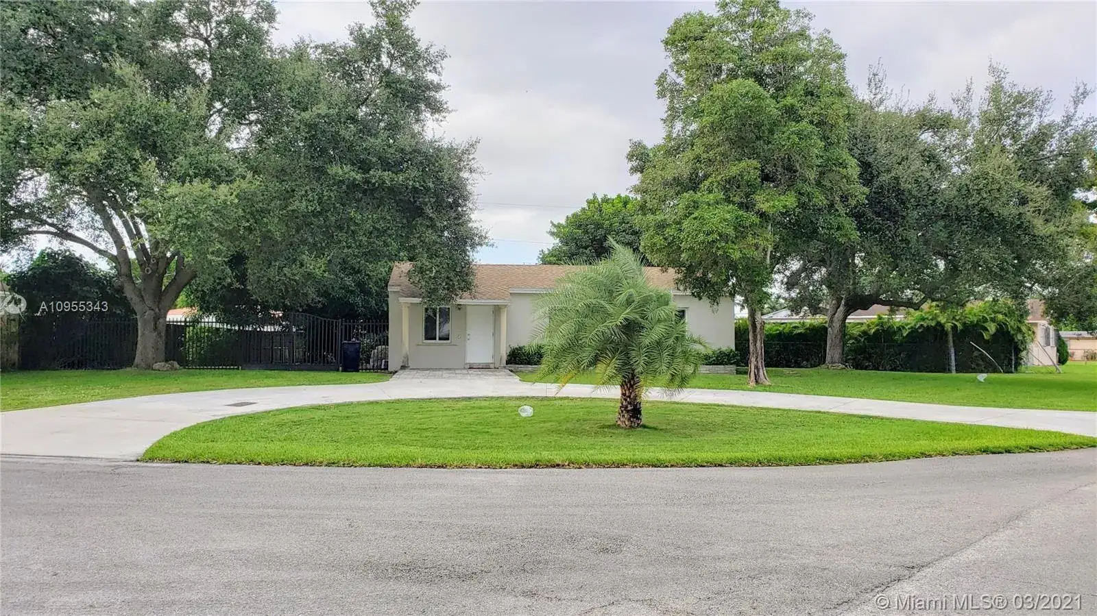3 bedroom 2 bath Residential Lease for rent at 7355 SW 34th St, Miami FL 33155