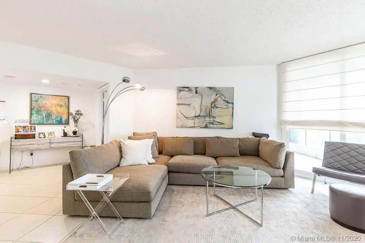 3 bedroom 2 bath Residential for sale at 21055 Yacht Club Dr # 605, Aventura FL 33180