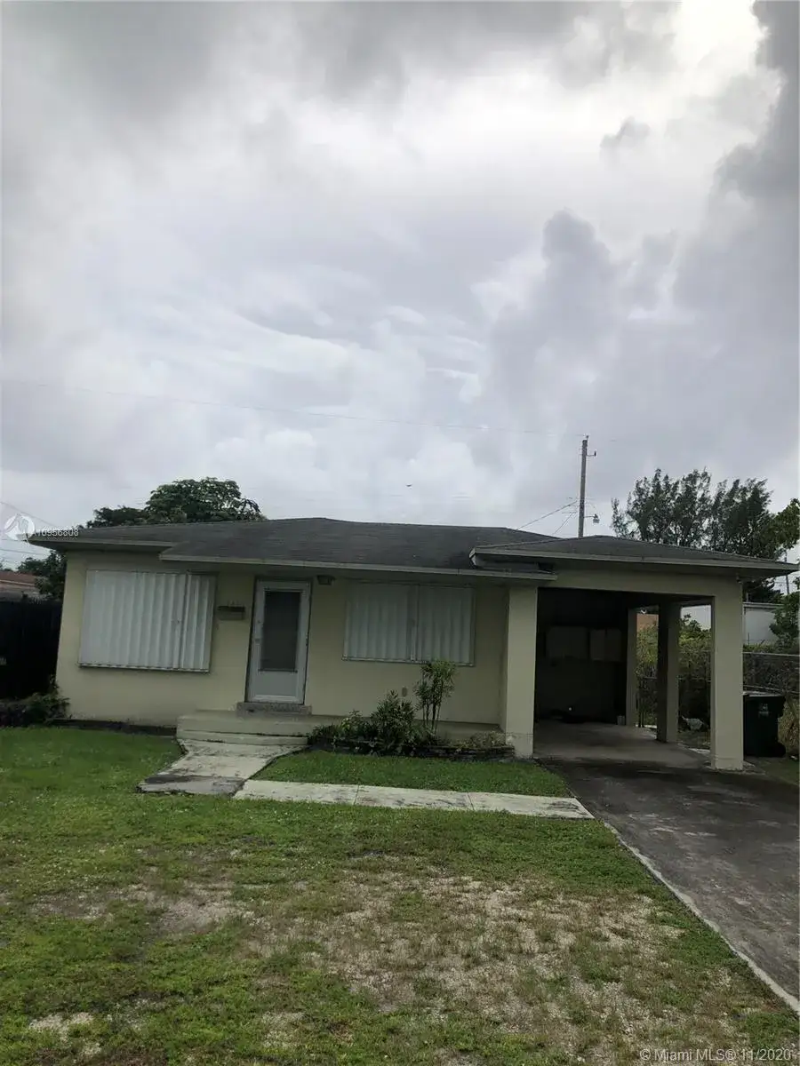 4 bedroom 2 bath Residential Lease for rent at 421 W Pembroke Rd, Hallandale Beach FL 33009
