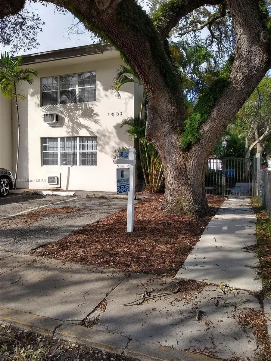 1 bath Residential Lease for rent at 1007 SE 2nd Ct # 1, Fort Lauderdale FL 33301