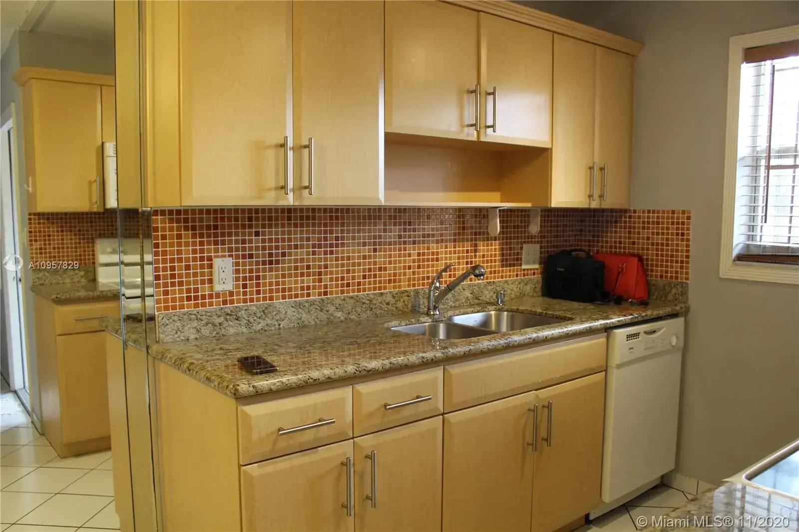 1 bedroom 1 bath Residential Lease for rent at 421 NE 1st St # 205, Hallandale Beach FL 33009