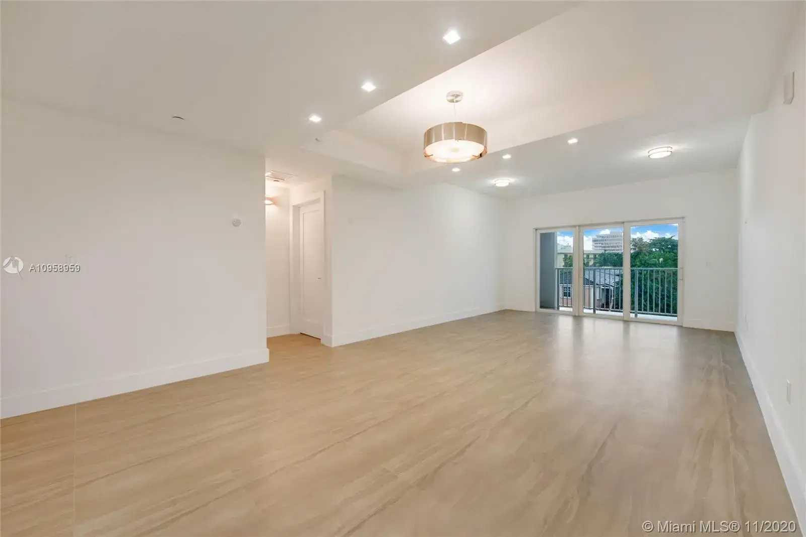 2 bedroom 2 bath Residential for sale at 120 Salamanca Ave # 2A, Coral Gables FL 33134