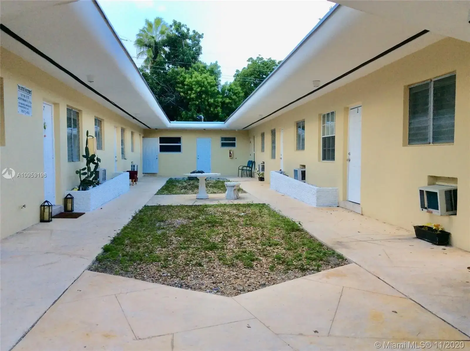 Commercial Sale for sale at 1217 NE 127th St, North Miami FL 33161