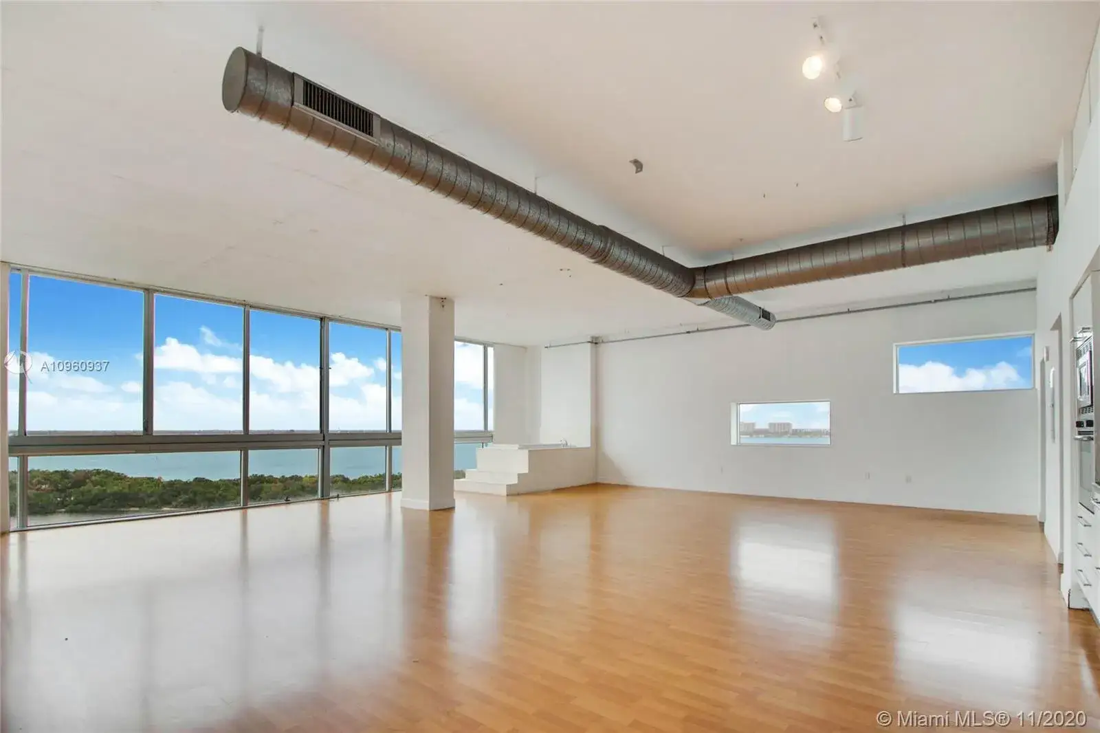 1 bedroom 2 bath Residential for sale at 7934 West Dr # 1005, North Bay Village FL 33141
