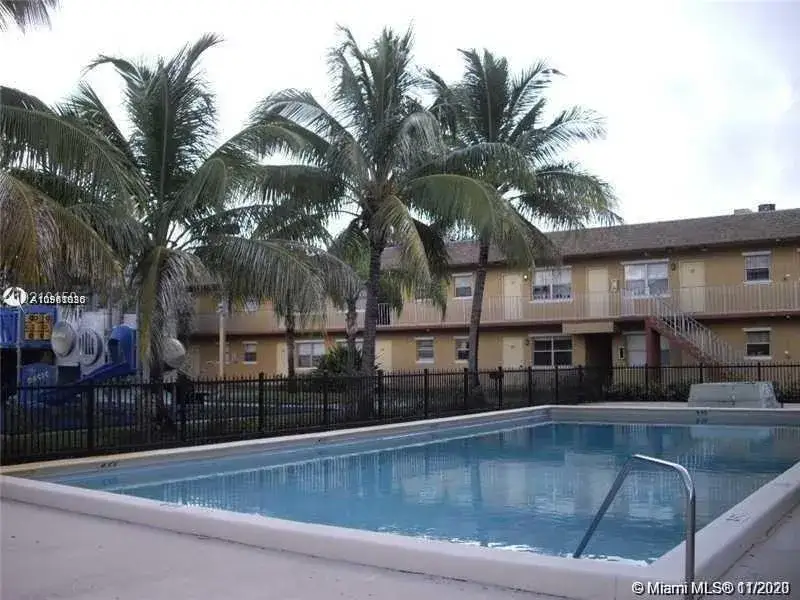 1 bedroom 1 bath Residential Lease for rent at 95 NE 41st St # M198, Oakland Park FL 33334