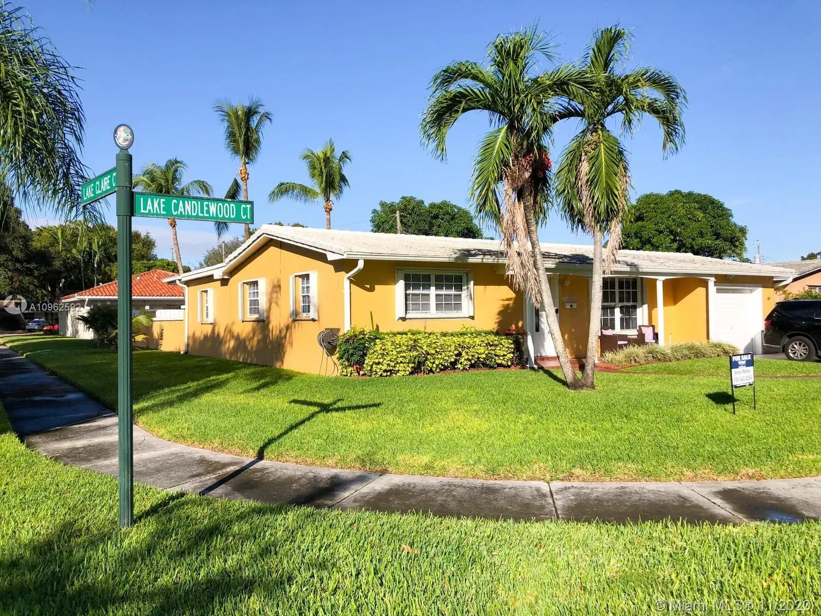 4 bedroom 2 bath Residential Lease for rent at 13900 Lake Candlewood Ct, Miami Lakes FL 33014