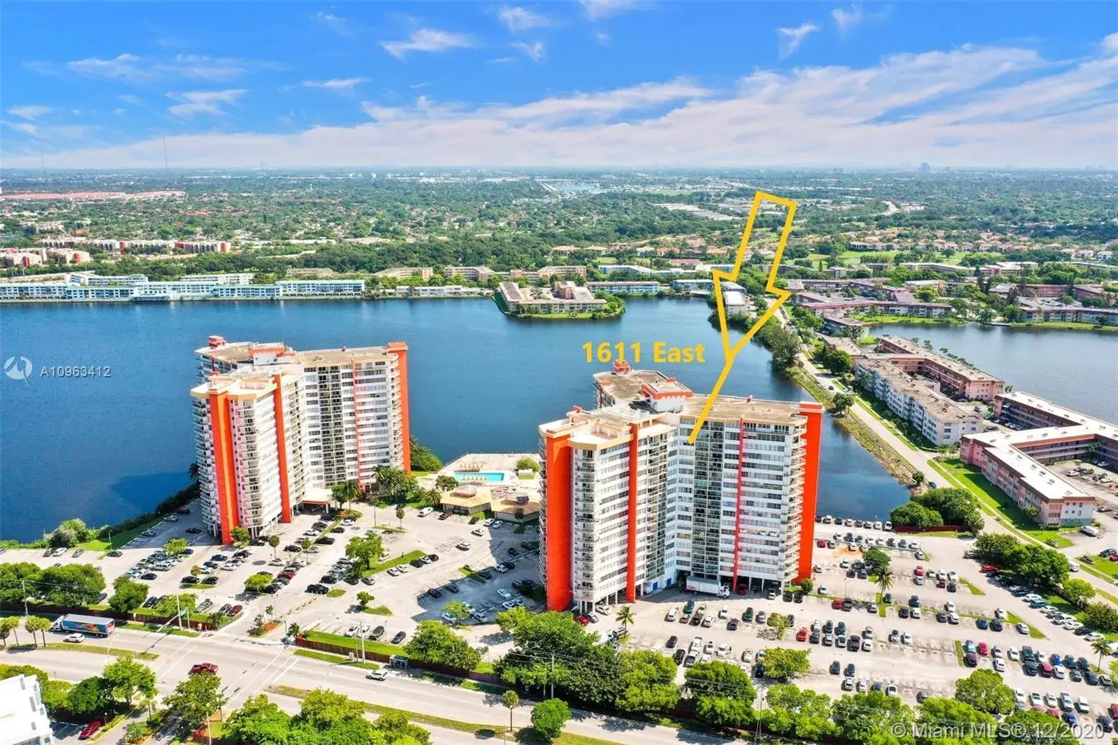 1 bedroom 1 bath Residential for sale at 1351 NE Miami Gardens Dr # 1611E, Miami FL 33179