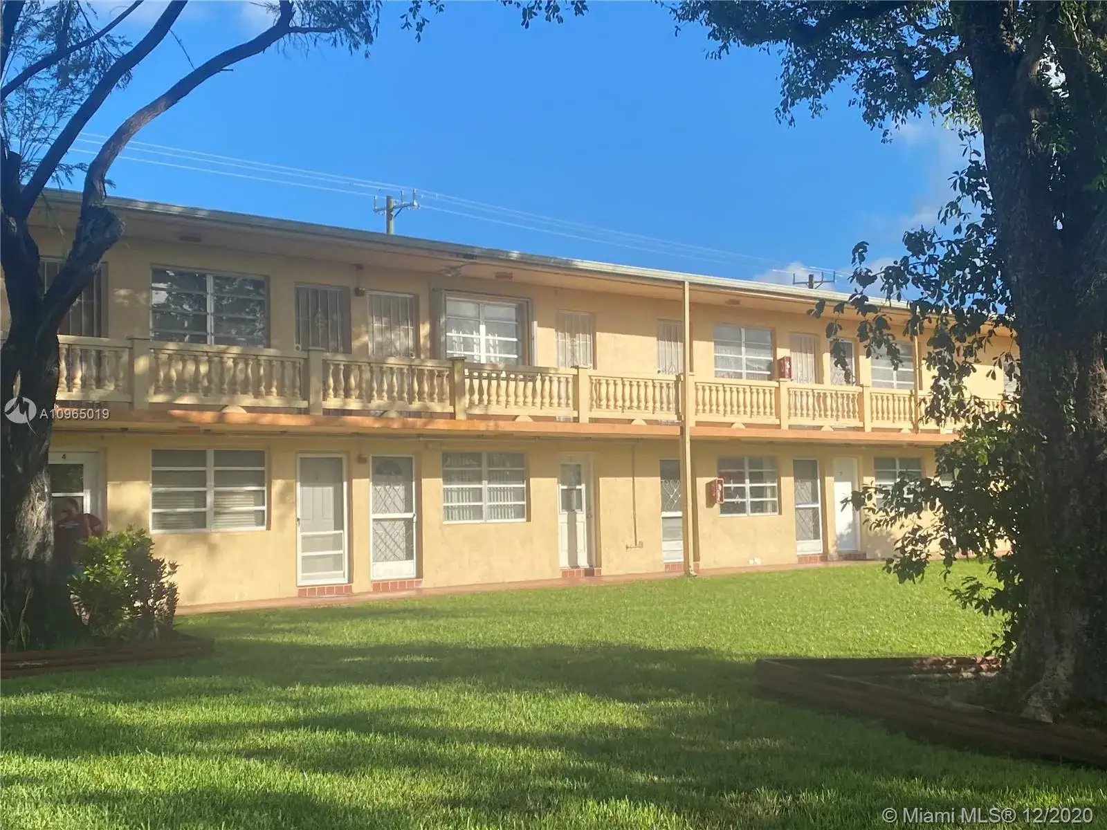 1 bedroom 1 bath Residential Lease for rent at 20327 NE 2nd Ave # 4, Miami FL 33179